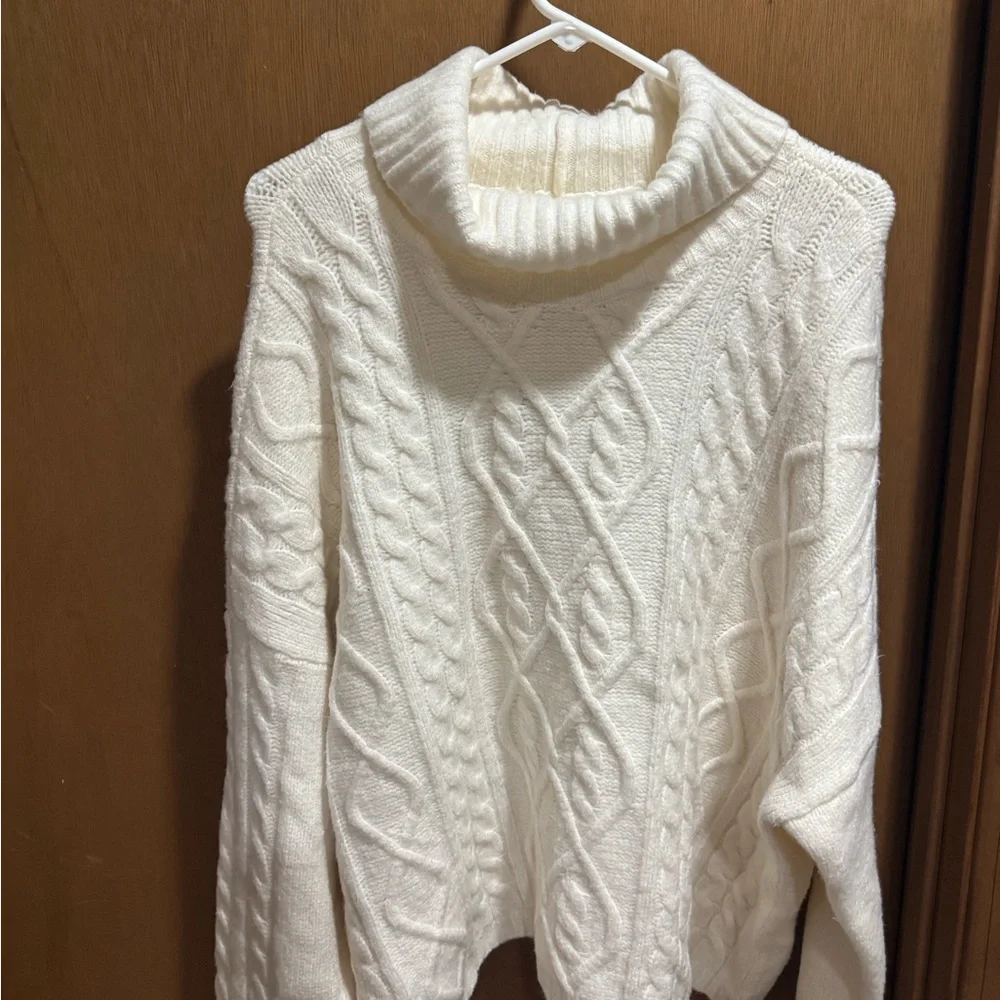 Abercrombie & Fitch Cable Knit Turtleneck Sweater - White - Picture 2 of 6